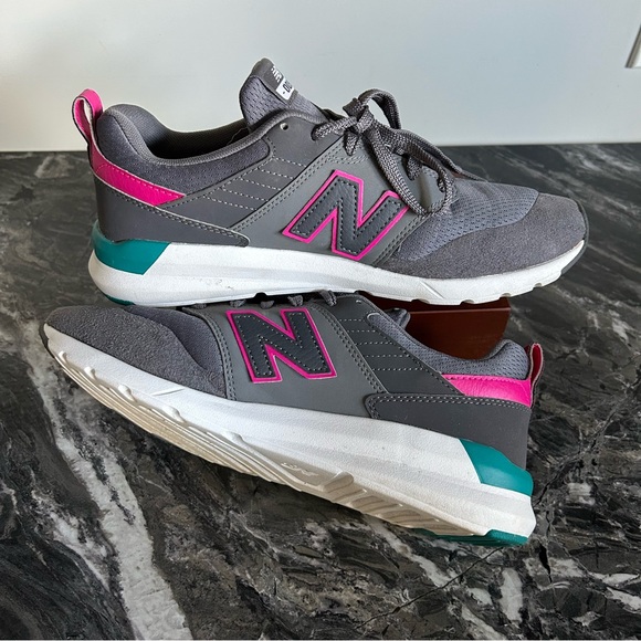 009 New Balance Grey Comfort Sneakers - Picture 6 of 9